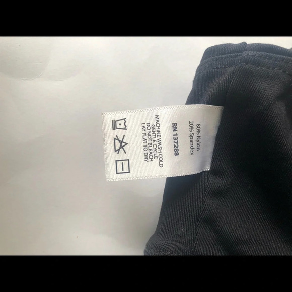 Year of ours Y7 studio sports bra - Picture 3 of 3